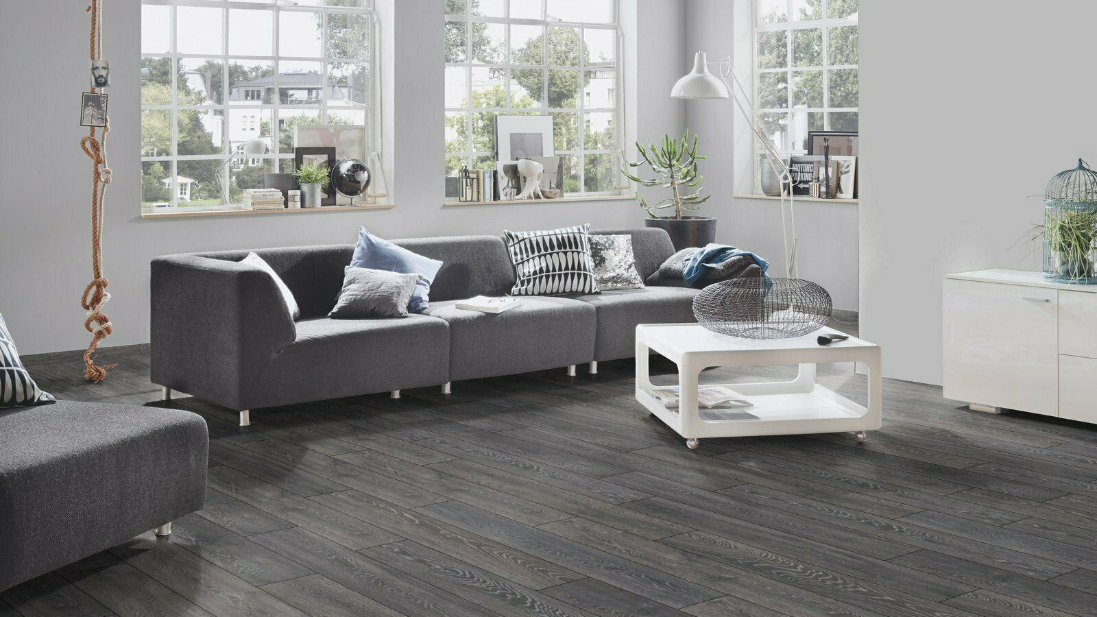 Laminate Solid Chrome 5541 12mm AC5 / CL.33 V4