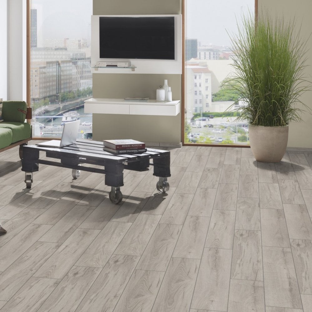 Laminate Super Natural K418 8mm AC4 / CL.32 V4